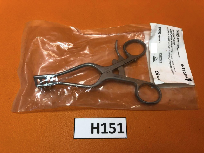 Integra Jarit 204-150 Weitlaner Retractor, 17mm D, Sharp, 5-1/2" (140mm) - New