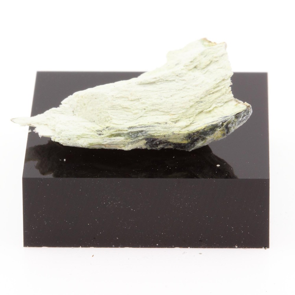 Retinalite. 9.6 cts. Saint-Adrien, Québec, Canada