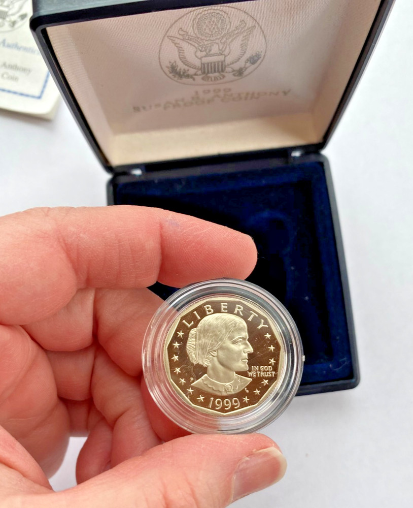 1999 Susan B Anthony Proof Dollar Coin COA Box Has Broken Hinge