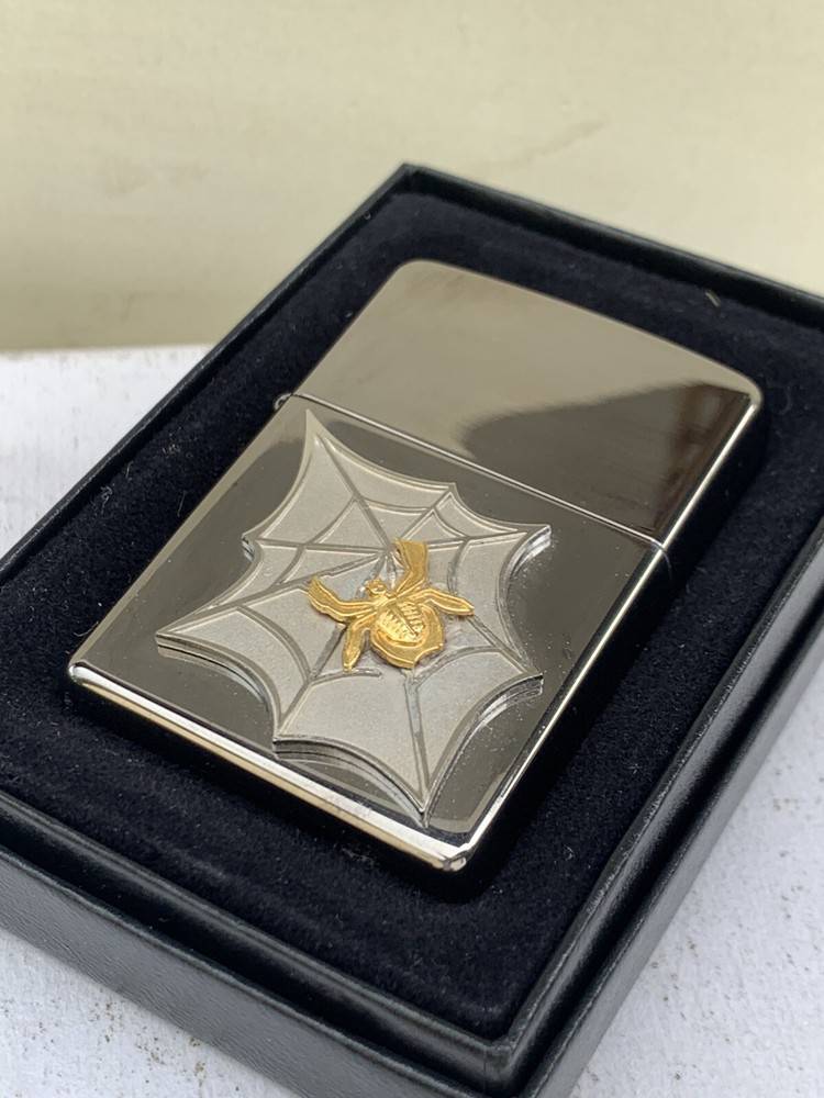 ZIPPO LIGHTER black ice 2005 GOLDEN WEB SPIDER LIGHTER NEW