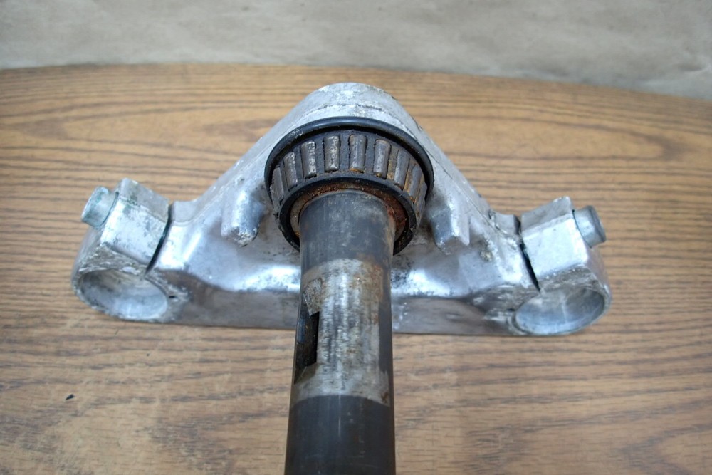 SUZUKI SAVAGE LS650 TRIPLE TREE STEERING STEM