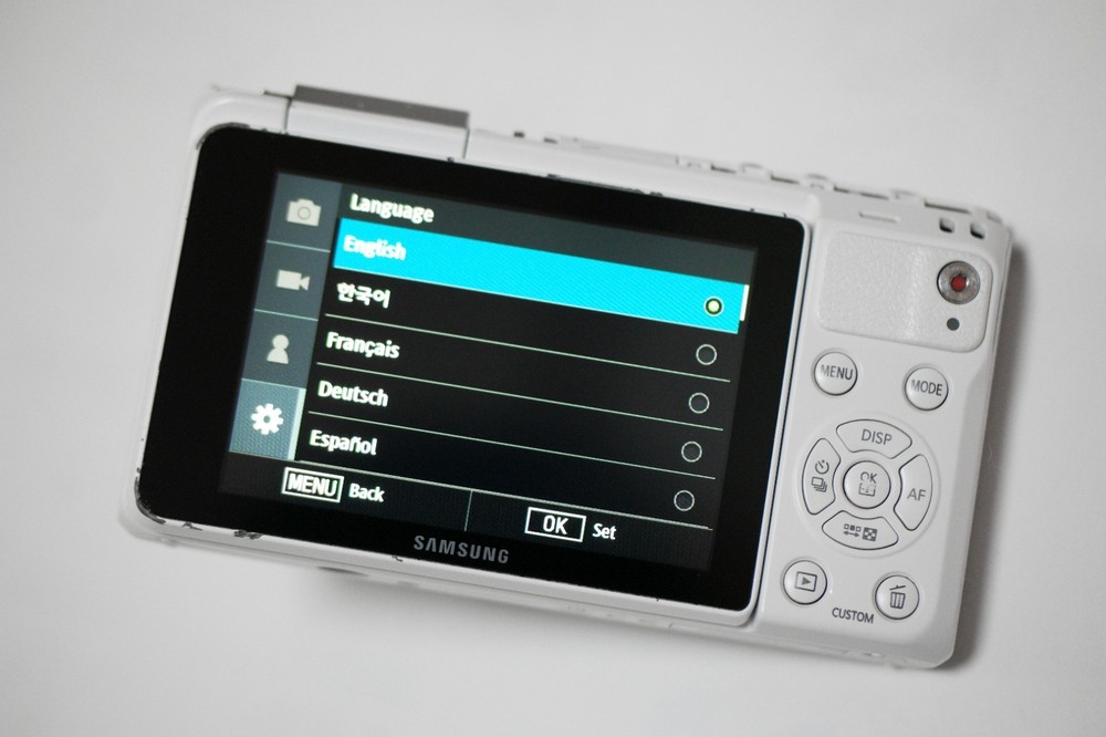 Samsung NX mini Camera [Read "Description"]