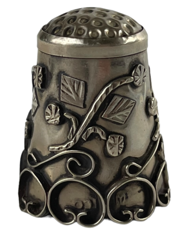 Thimble - Vintage Unmarked Sterling Silver Ornate Leaf & Scroll Design Mexico
