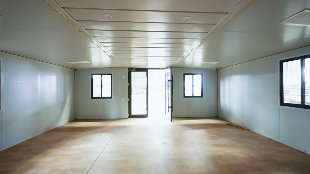 40FT Mobile Expandable Container House EMPTY - BATHROOM INCLUDED