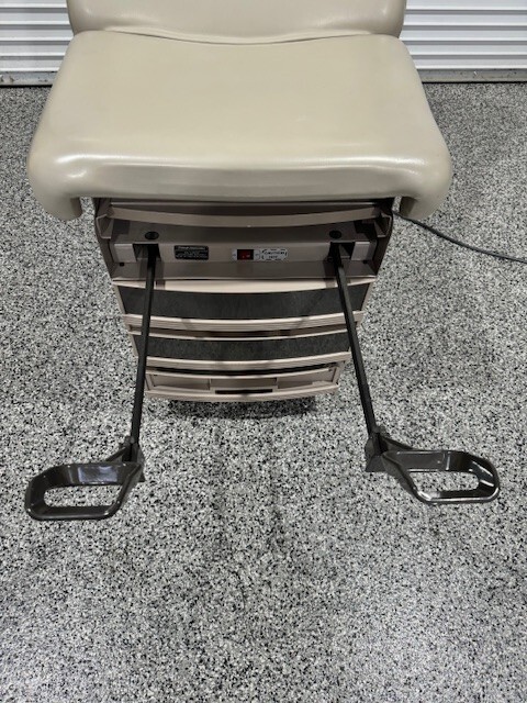 Ritter 304 Exam Table