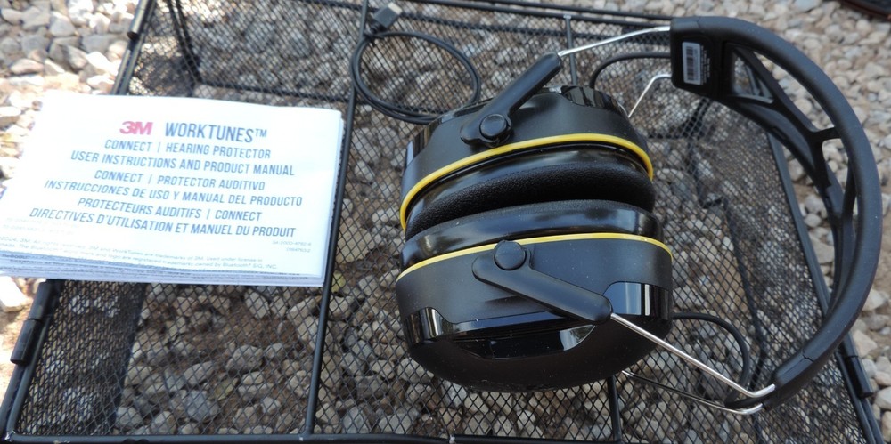3M worktunes Connect hearing protector 26db NRR Wireless technology