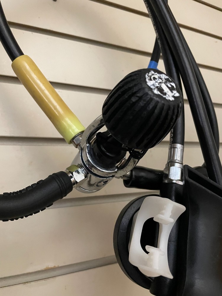 US Divers conshelf regulator, octo & Suunto Zoop computer w/compass