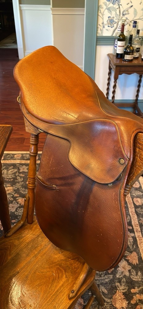 CROSBY Close Contact Saddle 16” - EUC - SEE PICS