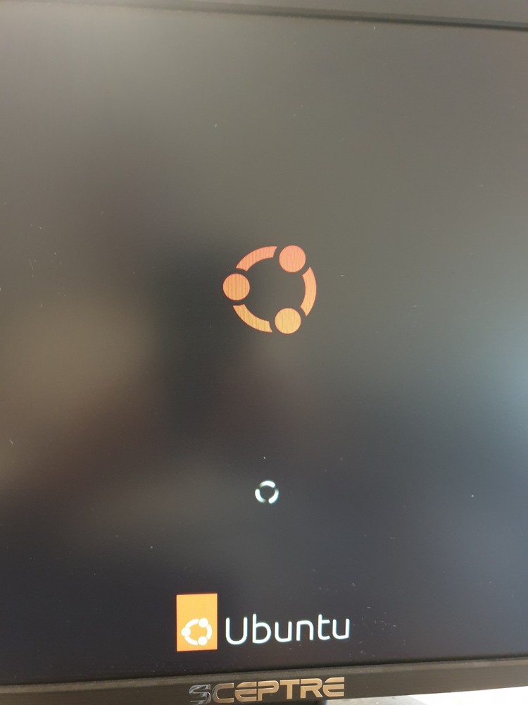 Linux Ubuntu 24.04.3 LTS, 64-bit, Bootable Live and Install USB Flash Drive