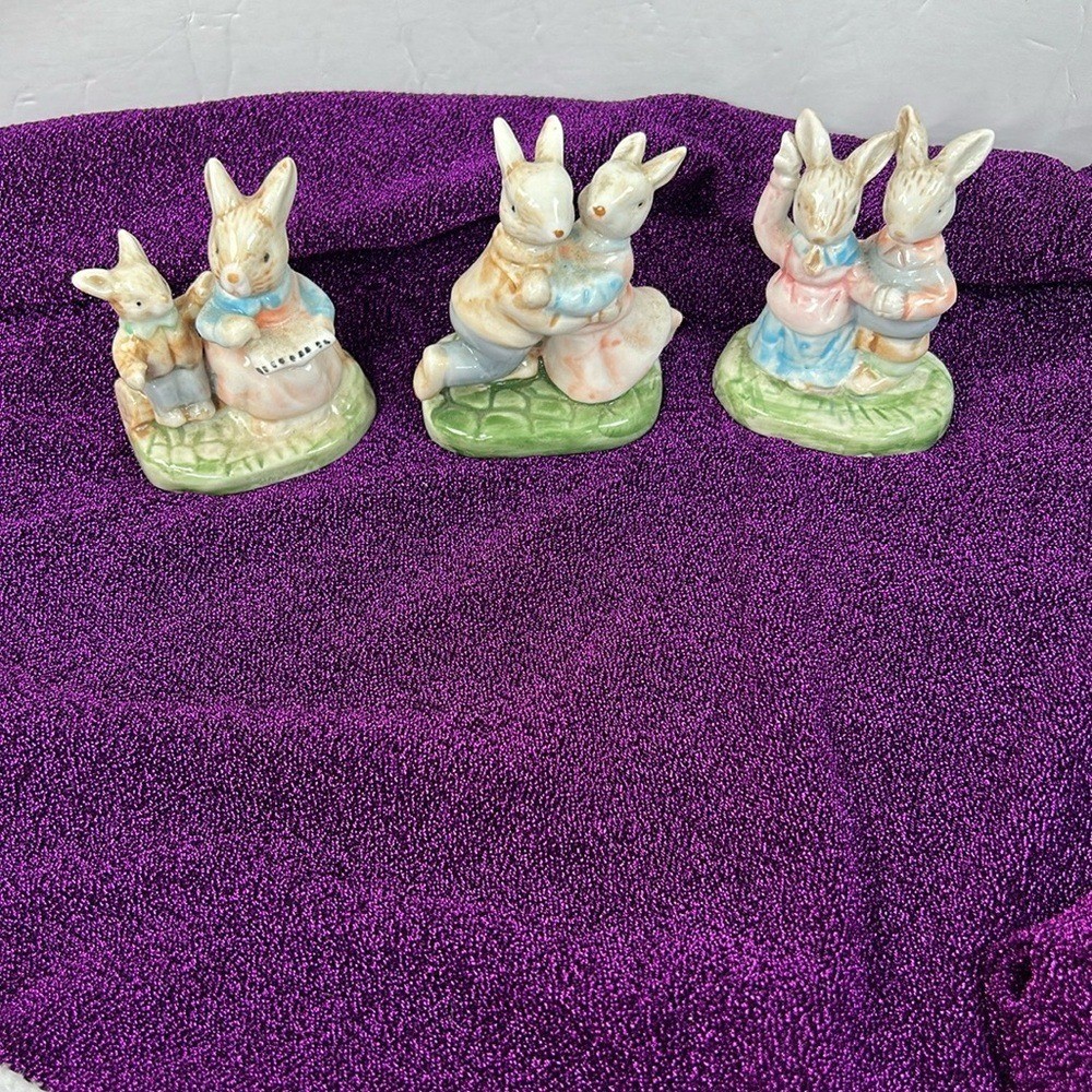 Source Unknown Cream and Pink Decor Accents 3 per set