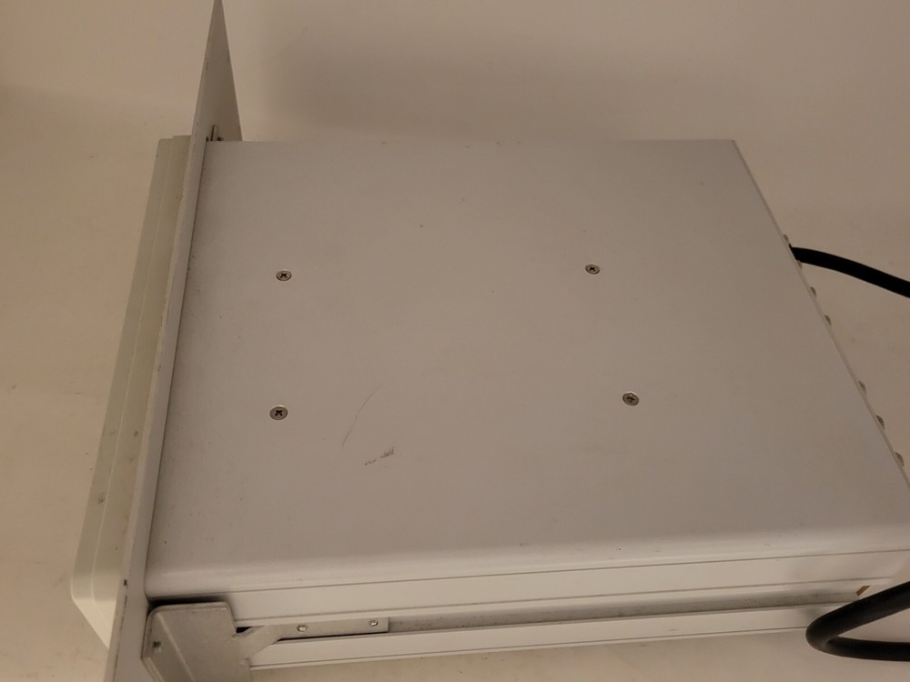 Axon Instruments Digidata 1322A 16-Bit Data Acquistion System-Powers On