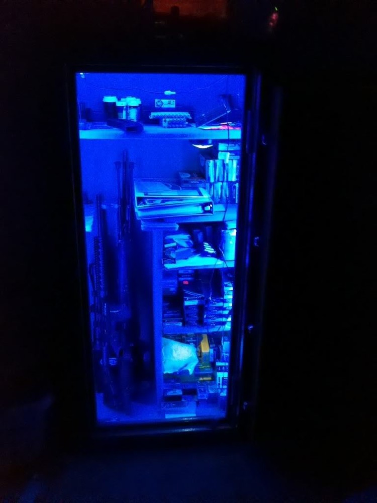 Gun Case / Showcase LED light - all colors with remote