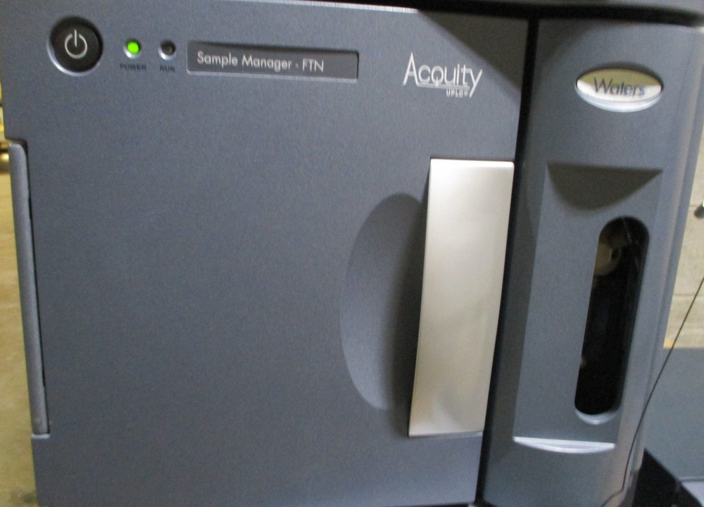 Waters UPLC System TUV Detector Sample Manager FTN Quaternary Solvent Manager