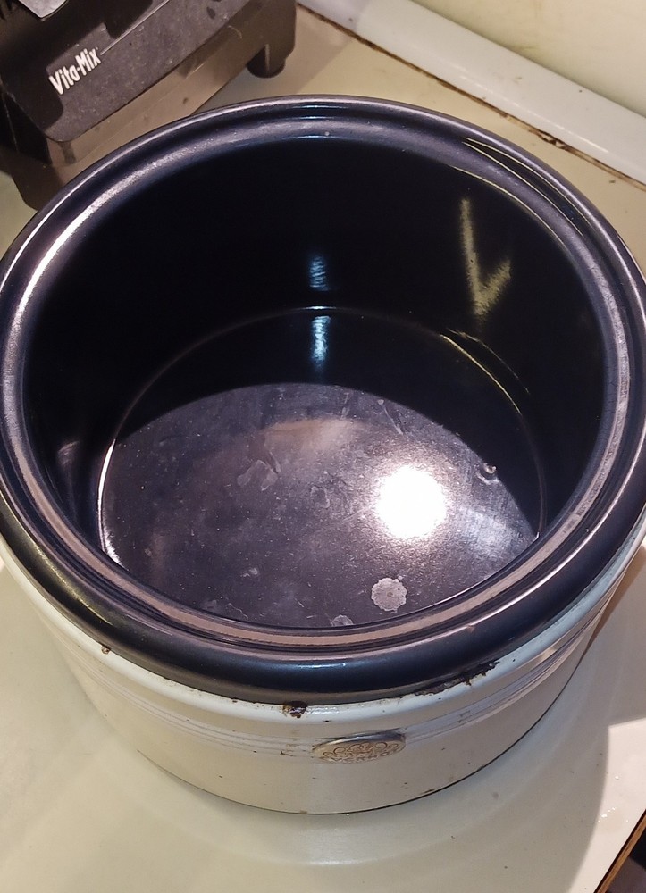 Vintage Roasterette Everhot Casserole Model 858 / Three Quart