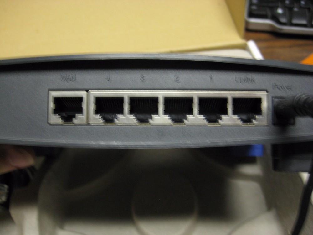LINKSYS EtherFast Cable DSL Router with 4-Port Switch BEFSR41 Wired