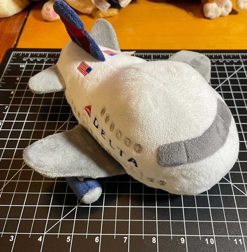 Stuffed Toy Delta Airlines White Gray Great condition