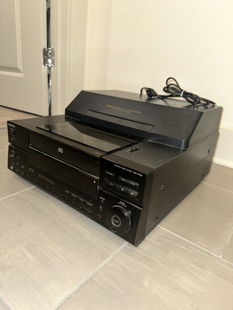 Sony CDP-CX100 CD Changer 100 Disc Player