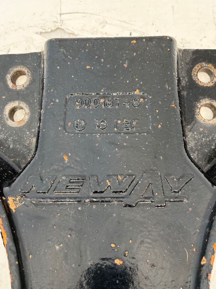 Neway Suspension Bracket (641-12352)