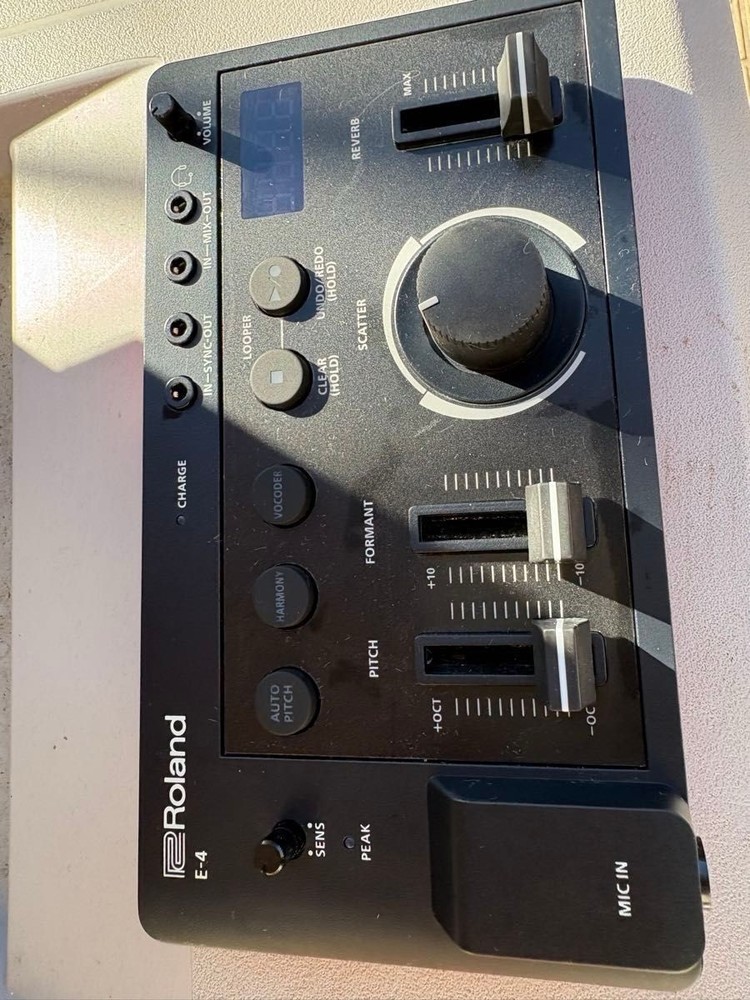 Roland AIRA Compact E-4 Voice Tweaker Vocal Effects Processor