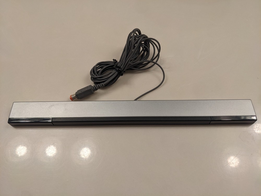 Nintendo RVL014 Original Wii Sensor Bar - Silver - UNTESTED