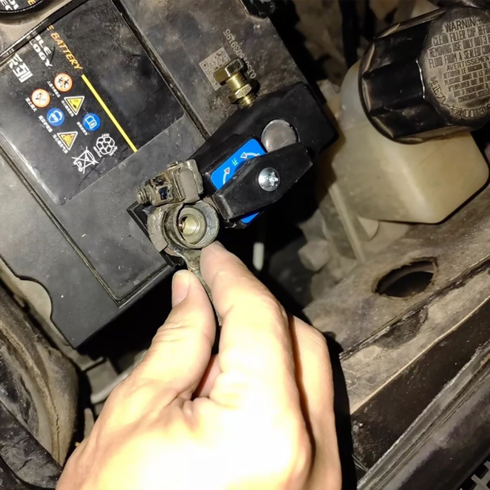 Car Battery Disconnect Isolator Cut Off Switch With power cut-off ability
