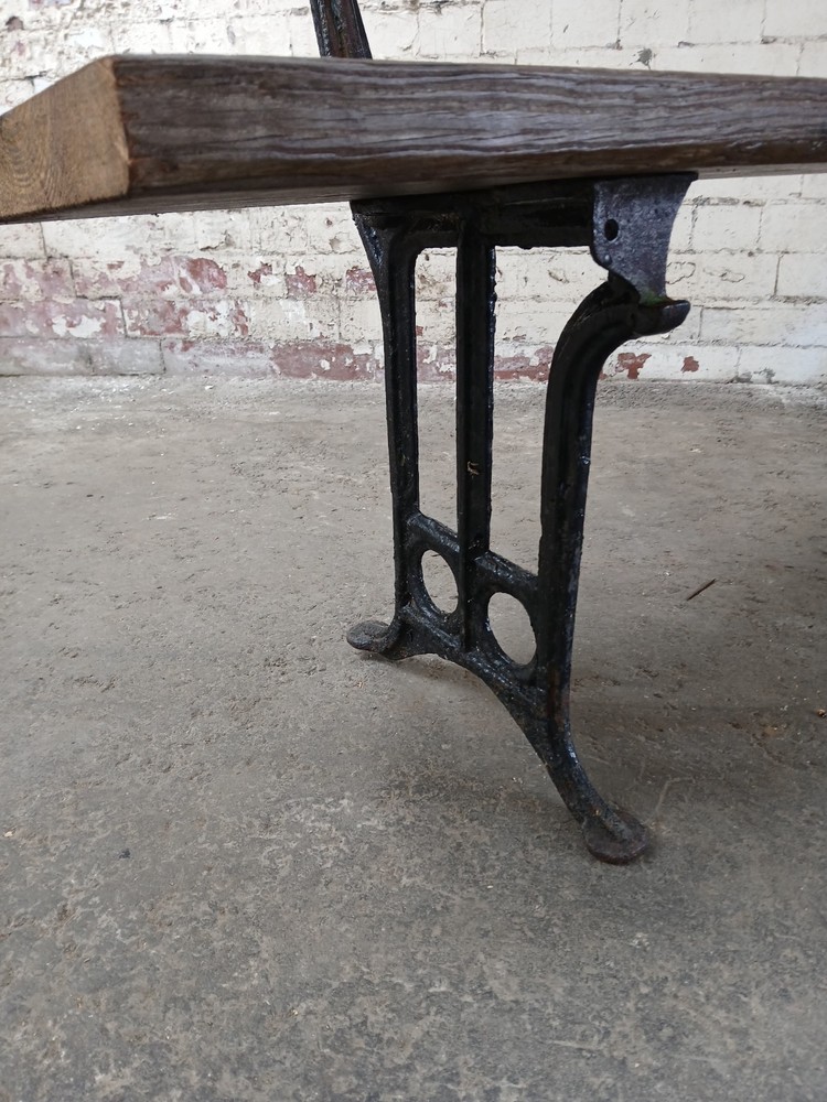 Garden bench with castiron ends