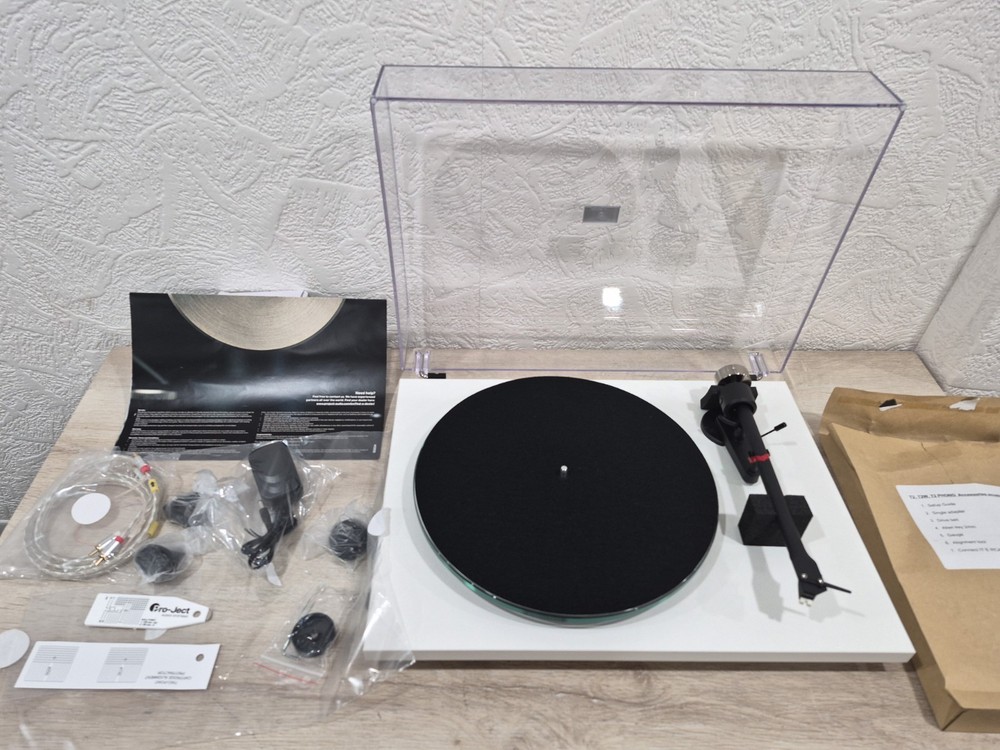 Pro-Ject - T2 Turntable - Satin White