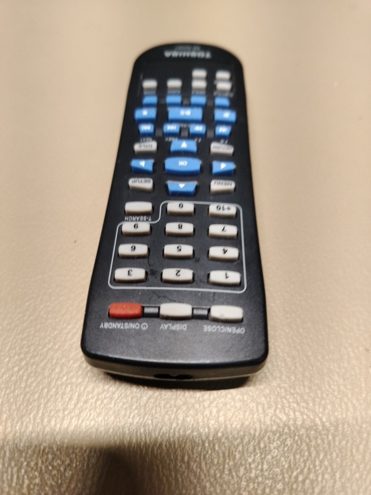Toshiba SE-R0301 DVD Player/Portable Remote Control Controller