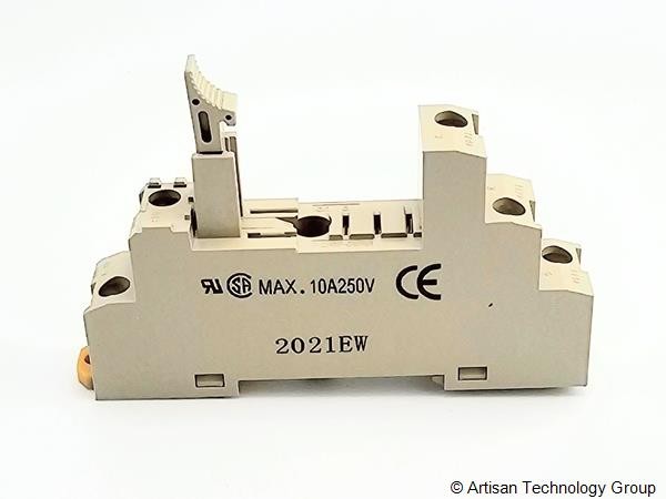 OMRON P2RF-05-E Front-Mounting Square Socket