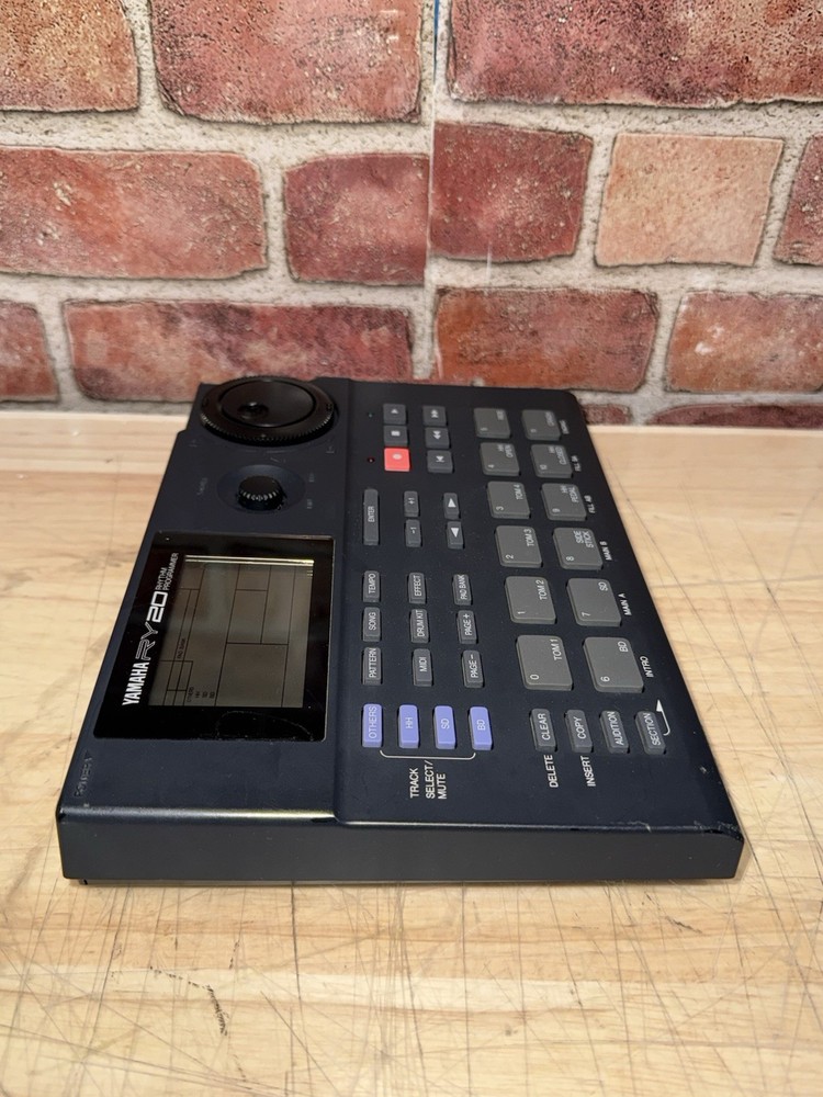 YAMAHA RY20 Rhythm Programmer Drum Machine