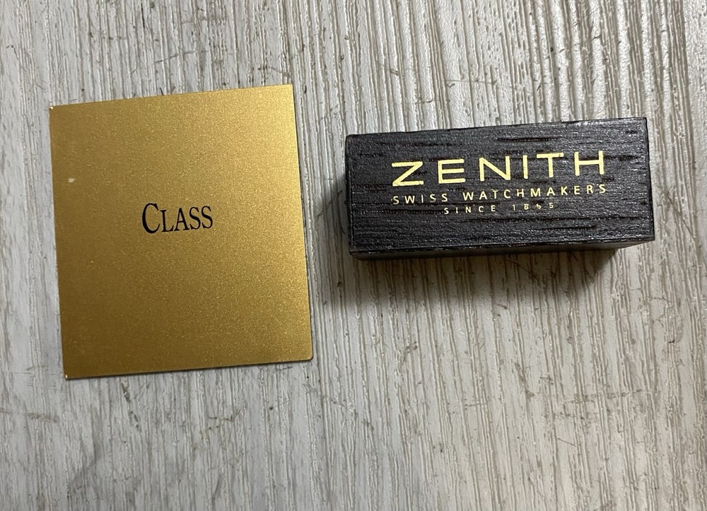 Zenith Vintage Display For Showcase Model Class