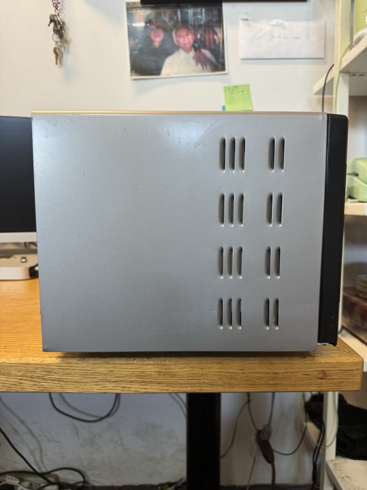 Sharp Carousel Microwave R-216LS