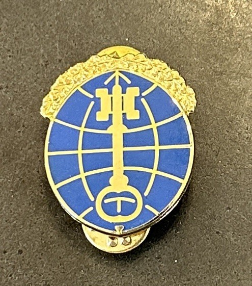 US Army Intelligence and Security Command DUI Lapel Pin Clutch Back Medal