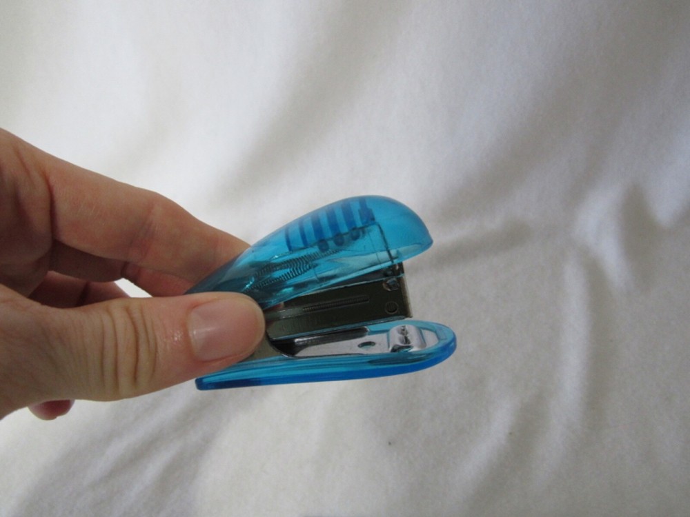 Vintage CASE IT Blue Mini Stapler with Staples
