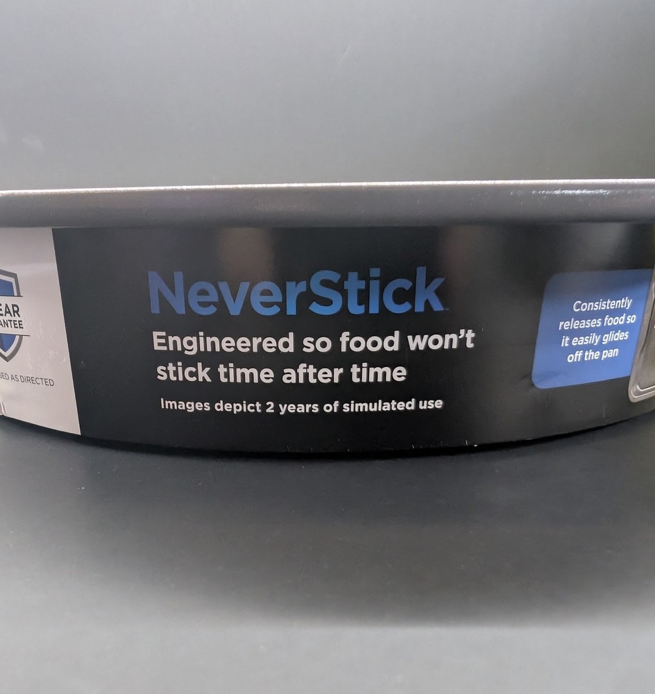 Ninja Premium 9" Round Cake Pan