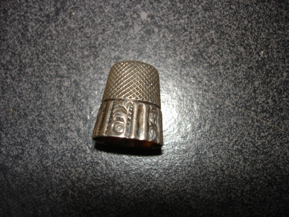 Vintage sterling silver thimble size 9