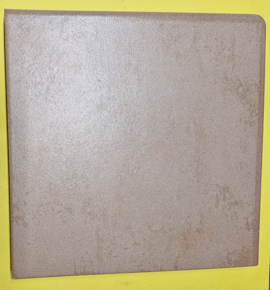 CORNER POT TERRACOTTA COLOR 33 X 33