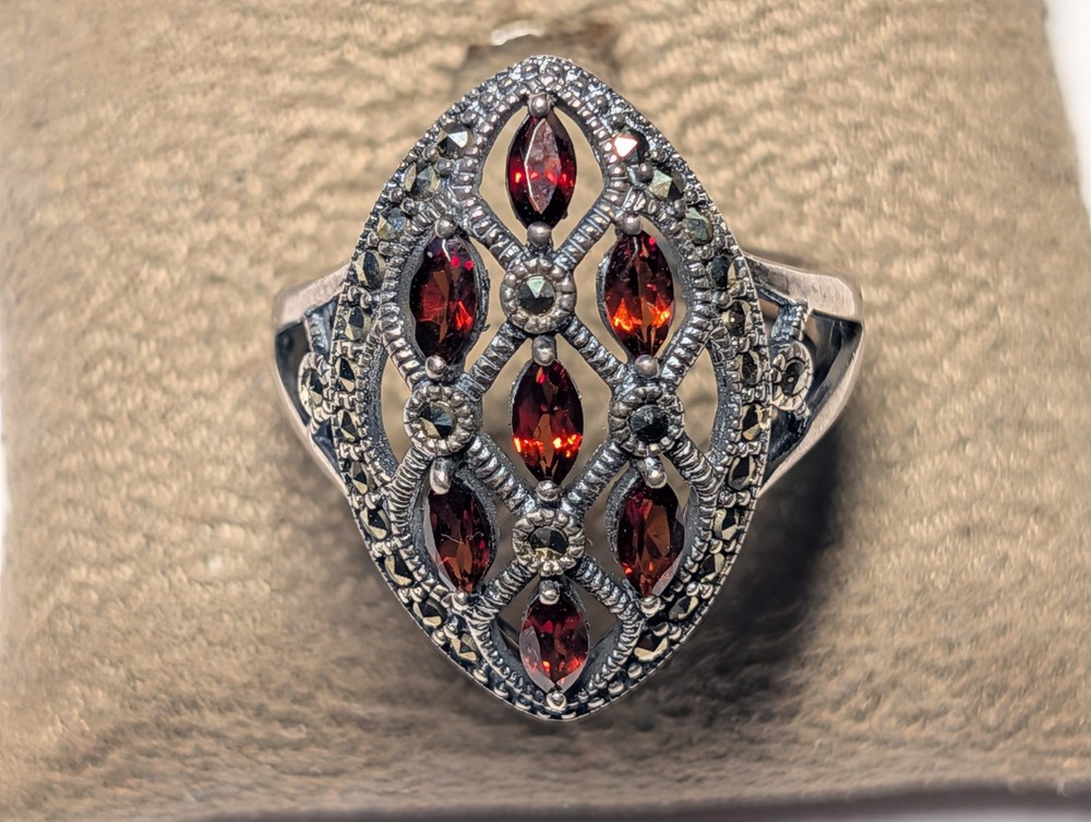 STERLING SILVER GARNETS RING SIZE 10 HALLMARKED 925