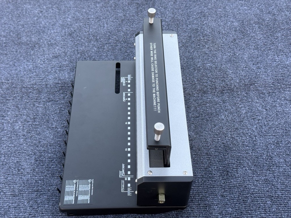 Rayson TD-1222 Wire Binding Machine - 2:1 Pitch, Rectangular Holes, 220 Sheet