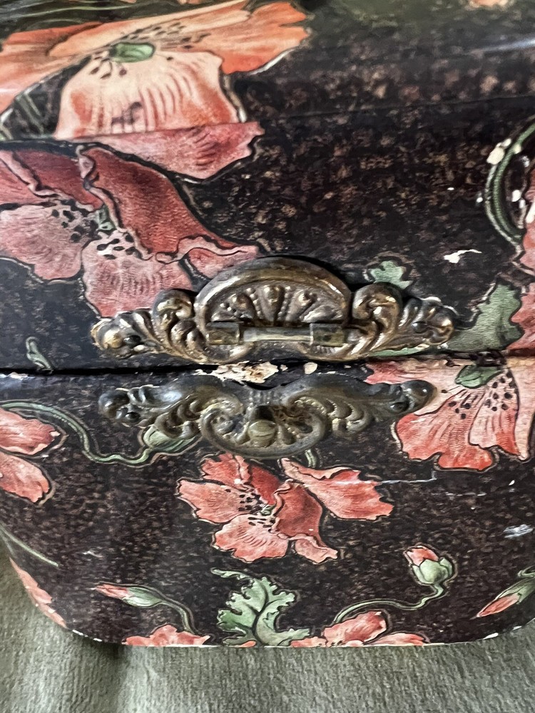 FABULOUS VICTORIAN CELLULOID COLLARS & CUFFS BOX W/ NATIVE AMERICAN IMAGE