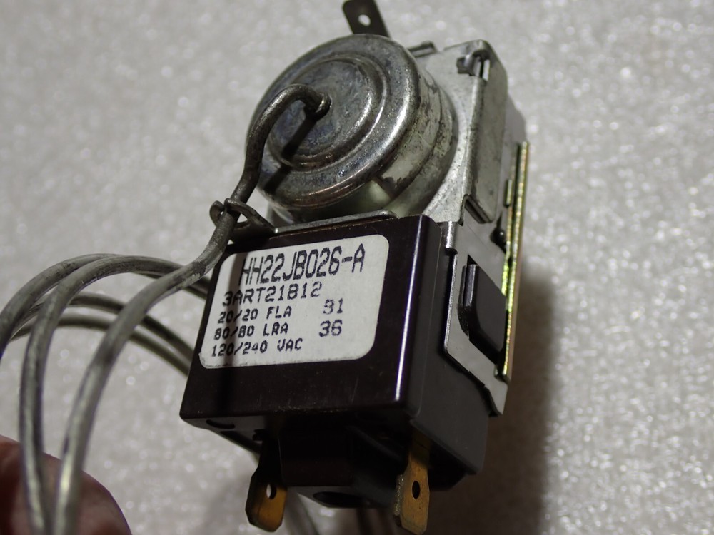 HH 22JB 026 TEMP ACT SWITCH CARRIER NEW