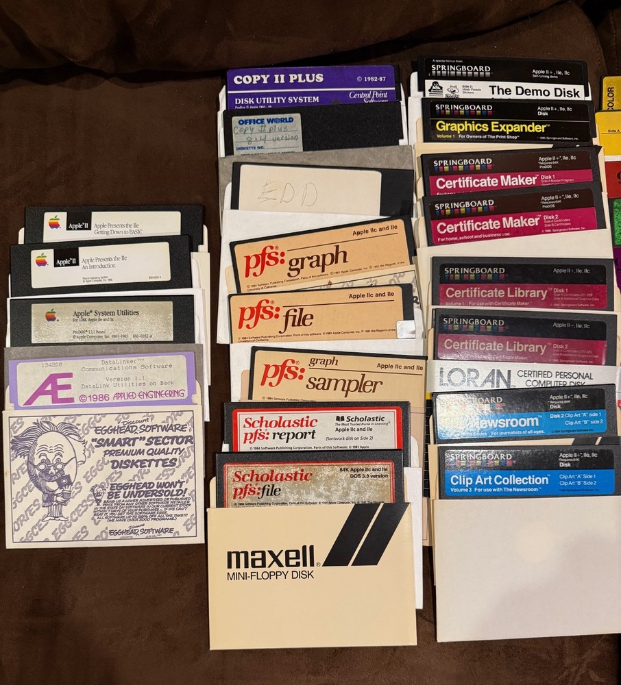Vintage Apple IIe Platinum 128k Home Computer