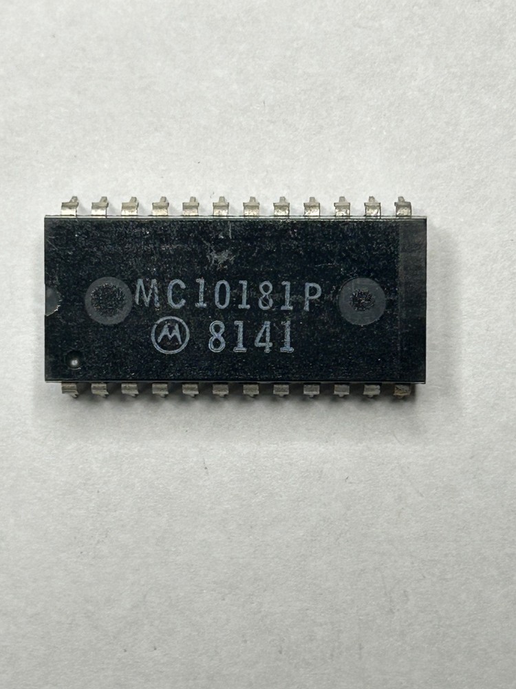 Motorola MC10181P Integrated Circuit