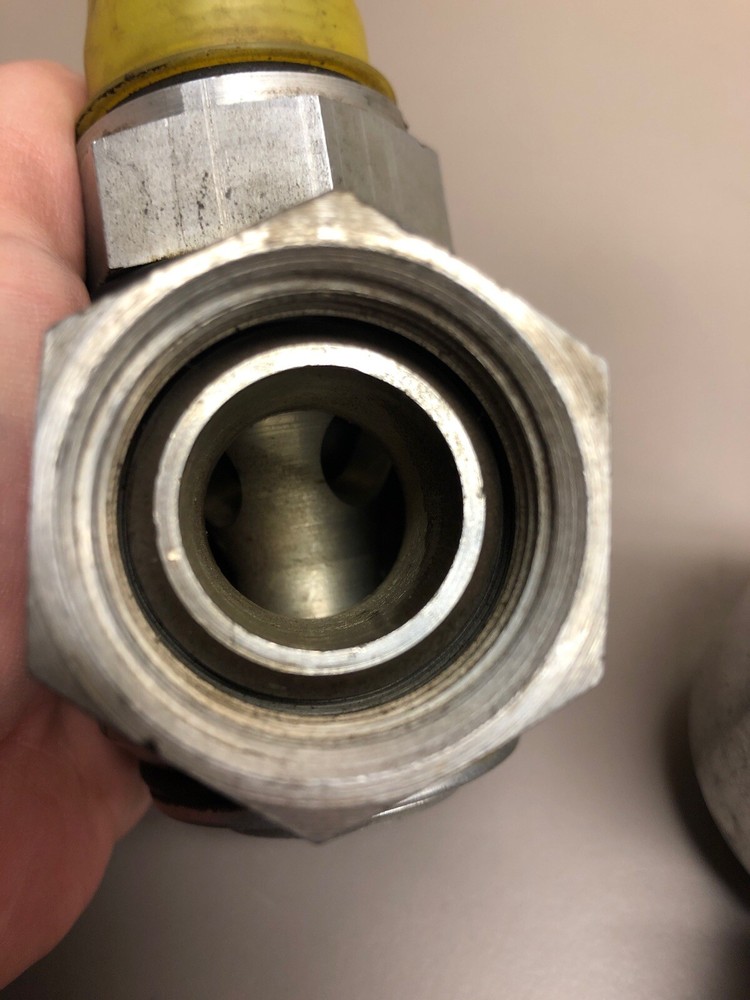 1 1/4" 90 Degree Swivel Fitting
