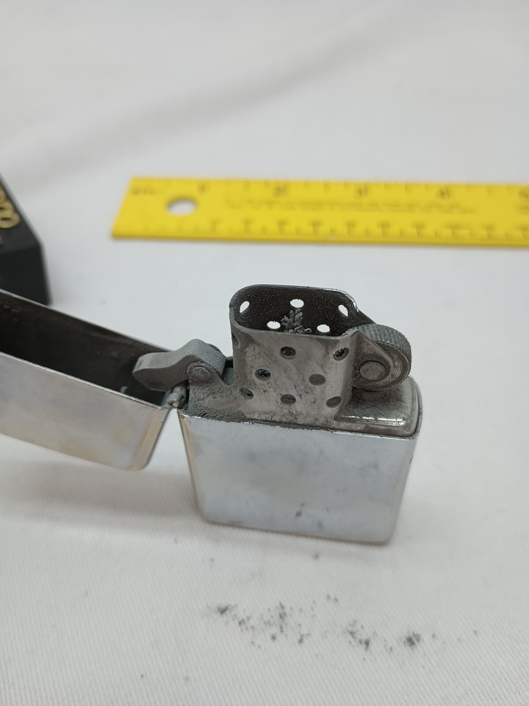 Genuine ZIPPO Brushed Chrome Refillable Windproof Lighter Needs New Flint