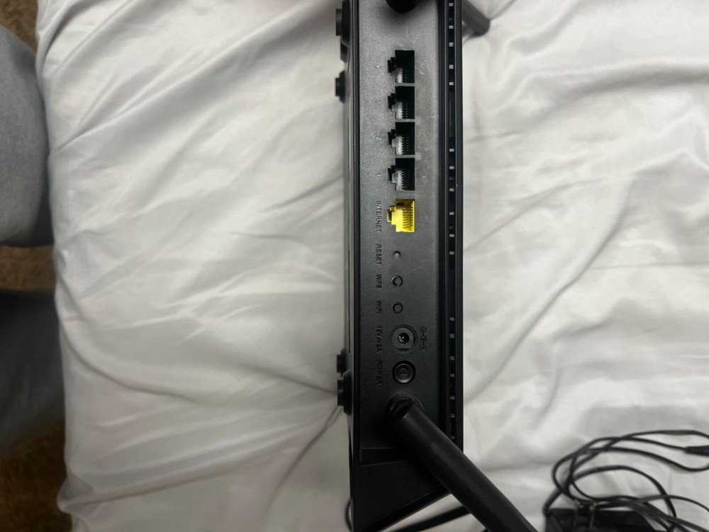D-Link DIR-2055 Wired Router Used Black
