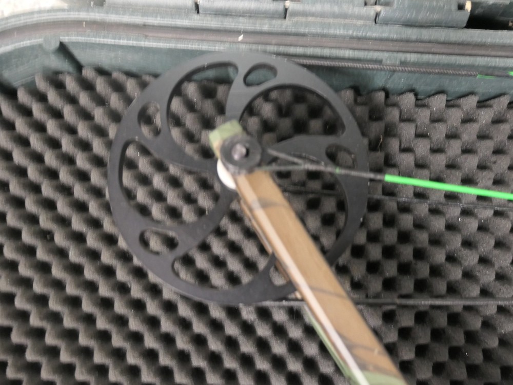 Mathews Solo Cam Machine Riser Bow RH 70LB