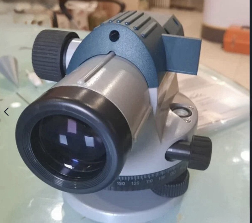 Bosch GOL32 Pro Optical Level Kit 32X Magnification, 400ft Range