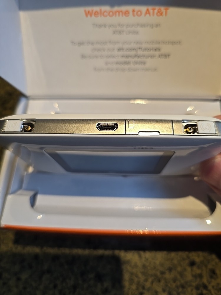 AT&T Unite(Netgear) Mobile Hotspot - White