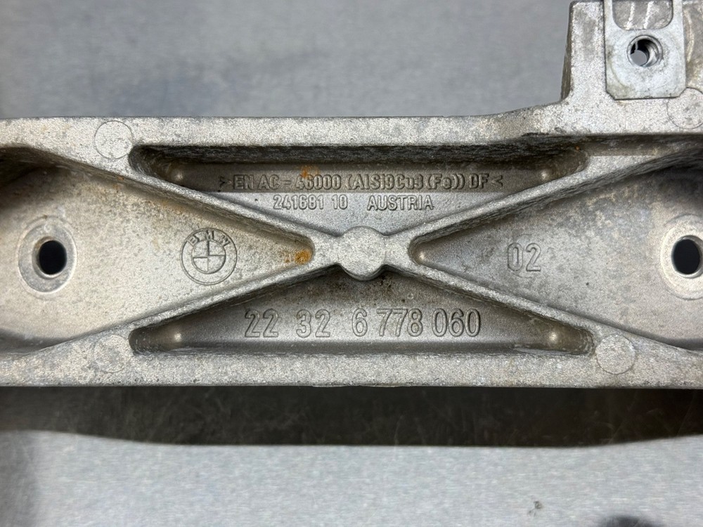 06-13 BMW E90 E82 E92 335i Automatic Transmission Mount Bracket Support OEM